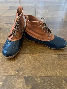 Eddie Bauer Duck Boots in Brown and Navy